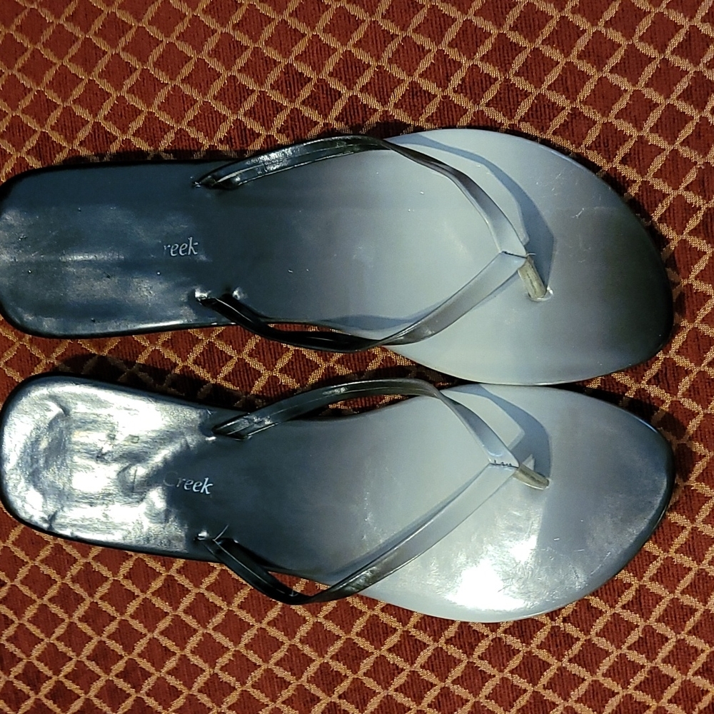 Coldwater Creek Ombre Black & White Thong Sandals